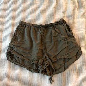Brandy Melville shorts